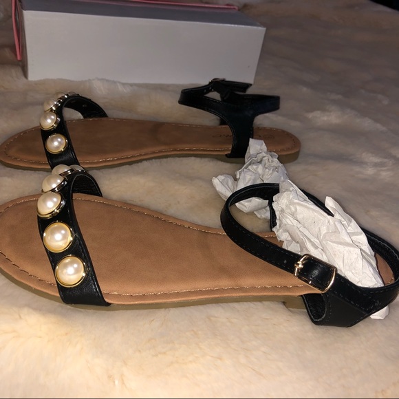 *NEW* Gold Pearl Black Strappy Sandals - Picture 6 of 8